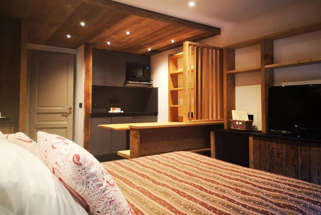 Alliey & Spa Piscine Appart-Hotel Serre Chevalier 蒙乃第耶-勒潘