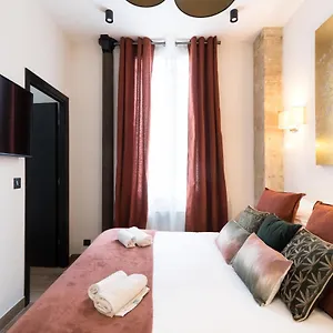 https://magnifique-appartement-6p-2br-rpublique-bastille.fr-paris.fr