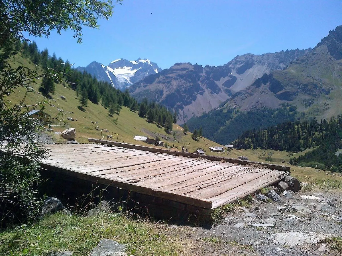 Alliey & Spa Piscine Appart-Hotel Serre Chevalier 르몬티얼레벵즈 프랑스