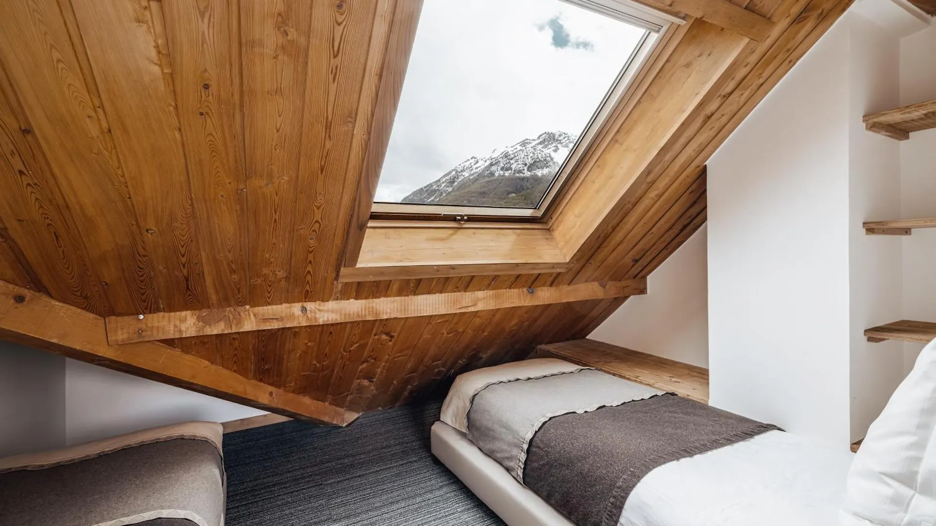 Alliey & Spa Piscine Appart-Hotel Serre Chevalier Le Monetier-les-Bains 4*,  France